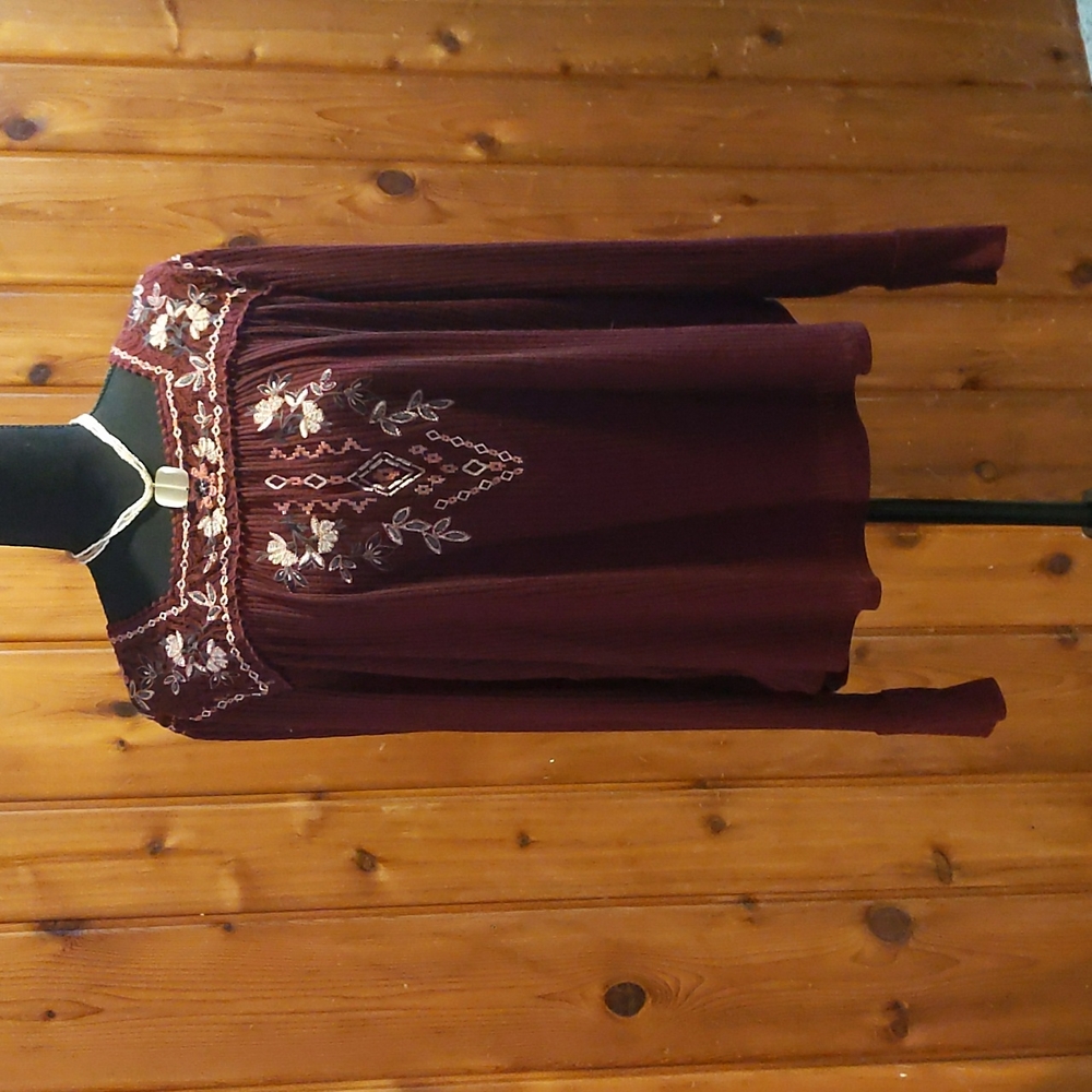 Long sleeve Bohemian pull over shirt.